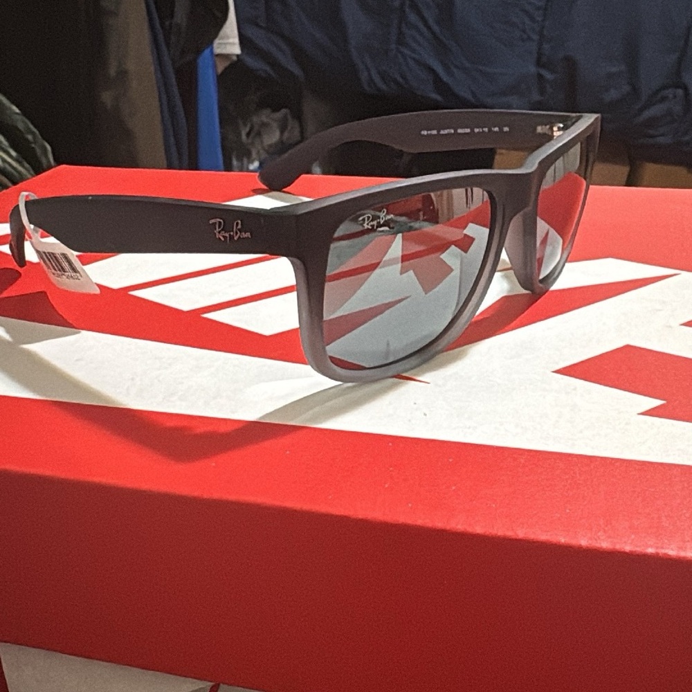 Ray-Ban Black Sunglasses